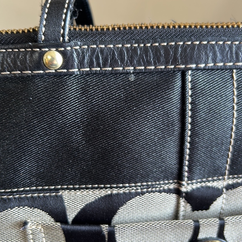 COACH Signature C Black & Gray Purse/Satchel/Handbag - Picture 3 of 16